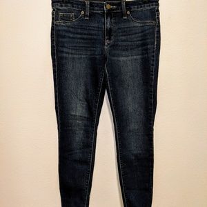 Universal Thread Mid-Rise Jegging